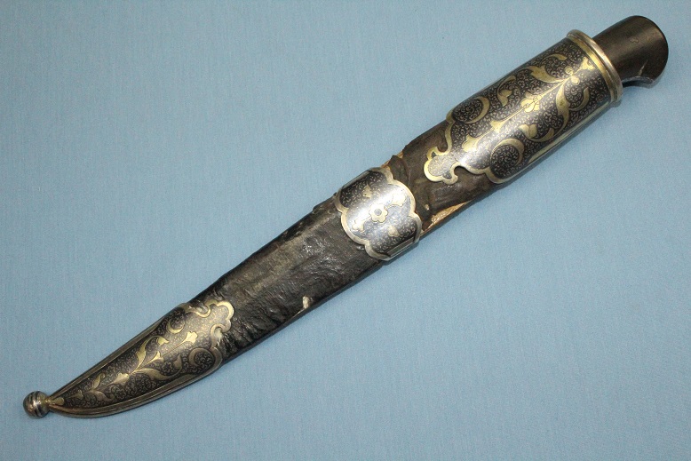 A very rare Kard Bukhara knife central asia Russian 19th century Rhino and Lapis hilt Fine chiseled blade Wootz blade www.swordsantiqueweapons.com
